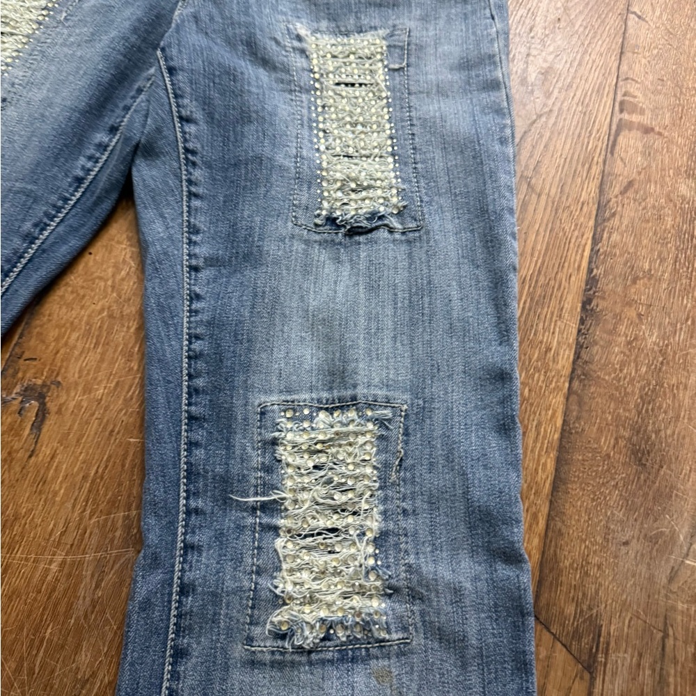 Cache Distressed Boot Cut Rhinestone Jeans- Size 6 - Picture 4 of 16
